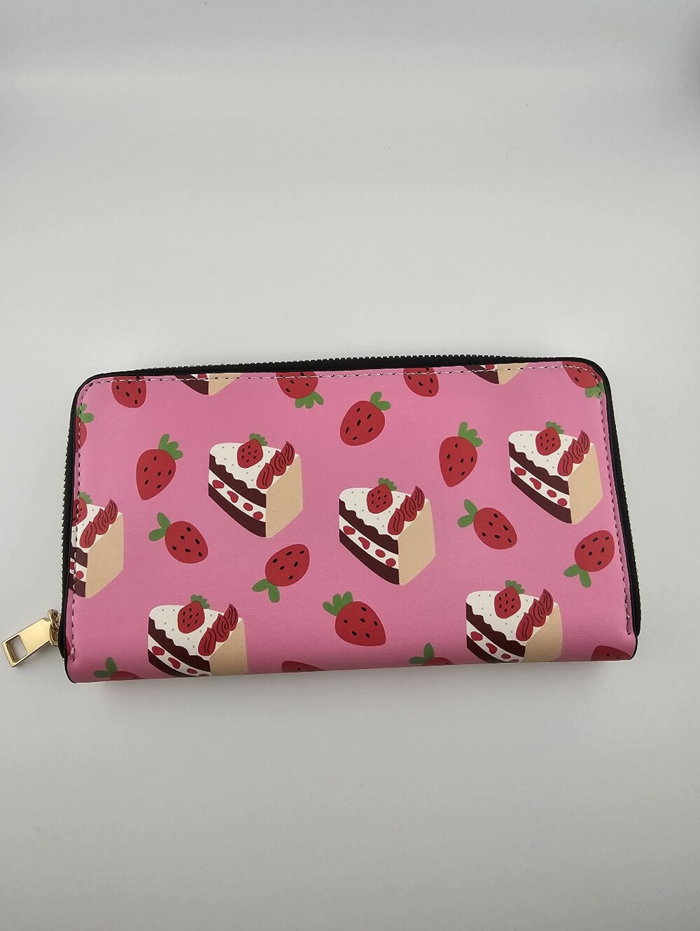 Cute Strawberry Shortcake / Strawberry Cake Print Zip-Around Wallet